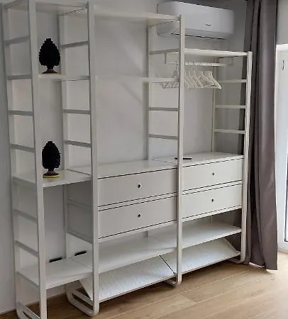 Franco's アパート チェファル