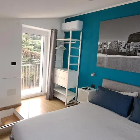 アパート Franco's チェファル